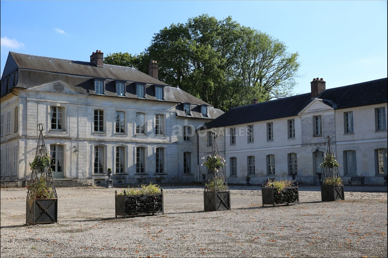 Château de Maudétour - Cour d'honneur