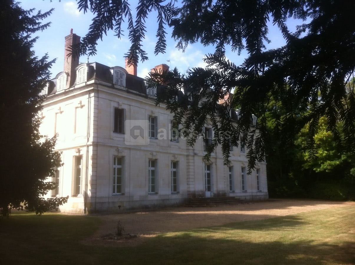 Façade Nord du château et sa grande terrasse
