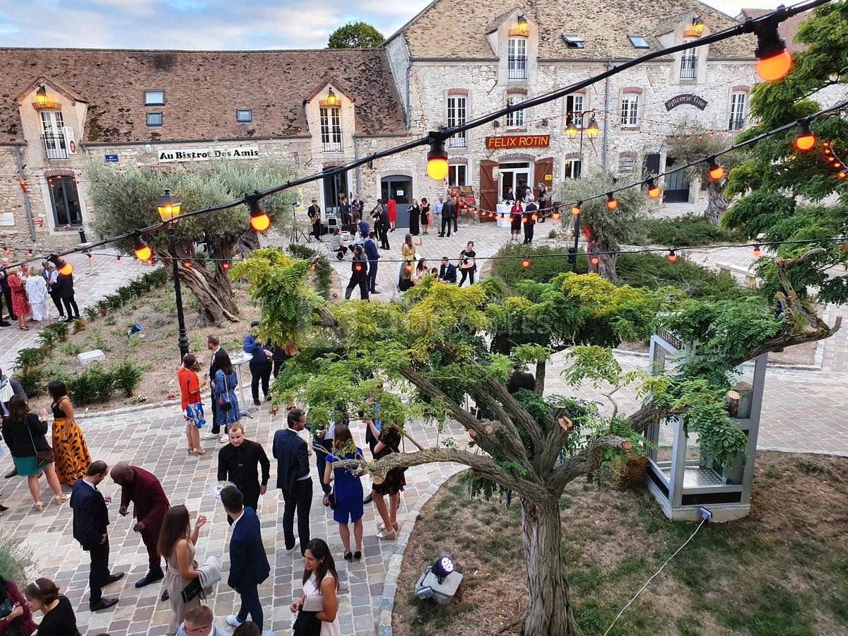 Le Village de Sully