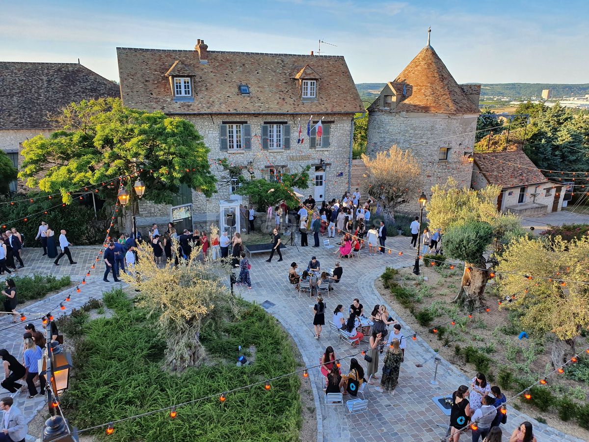 Le Village de Sully