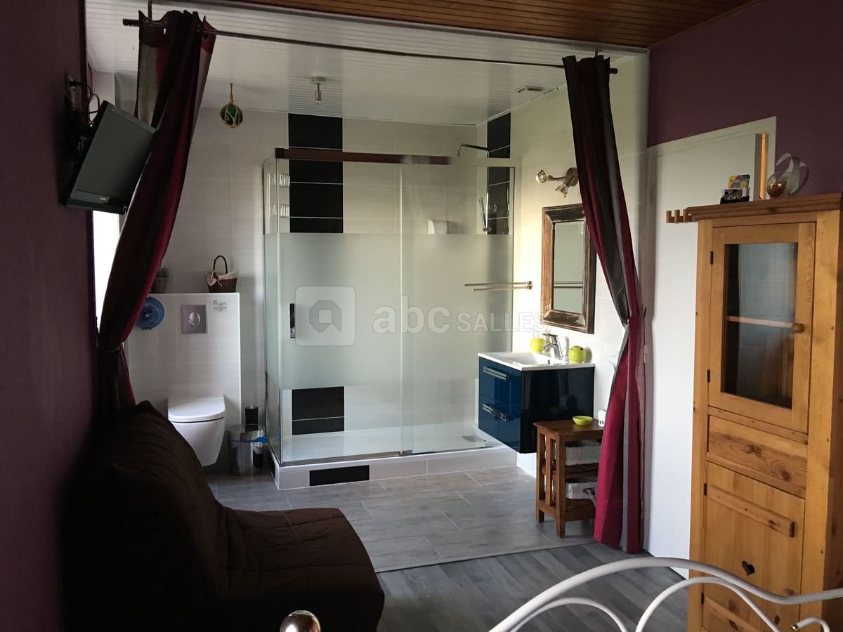 Chambre groix salle de douche