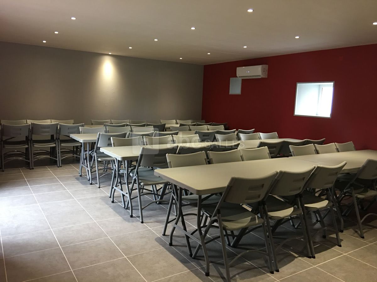 Salle Hoëdic 54 places assises