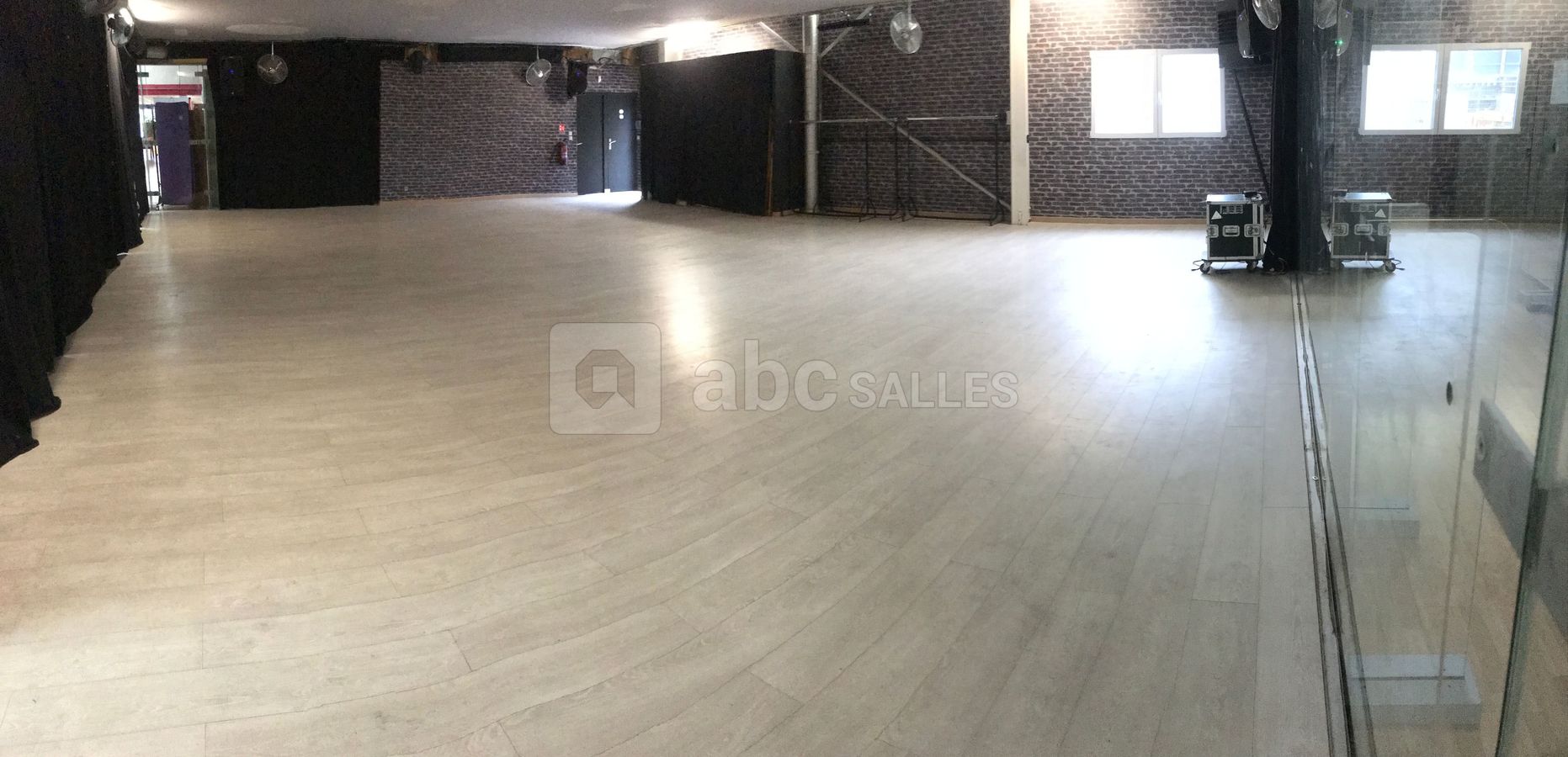 Salle de réception jusqu'à 100 personnes
