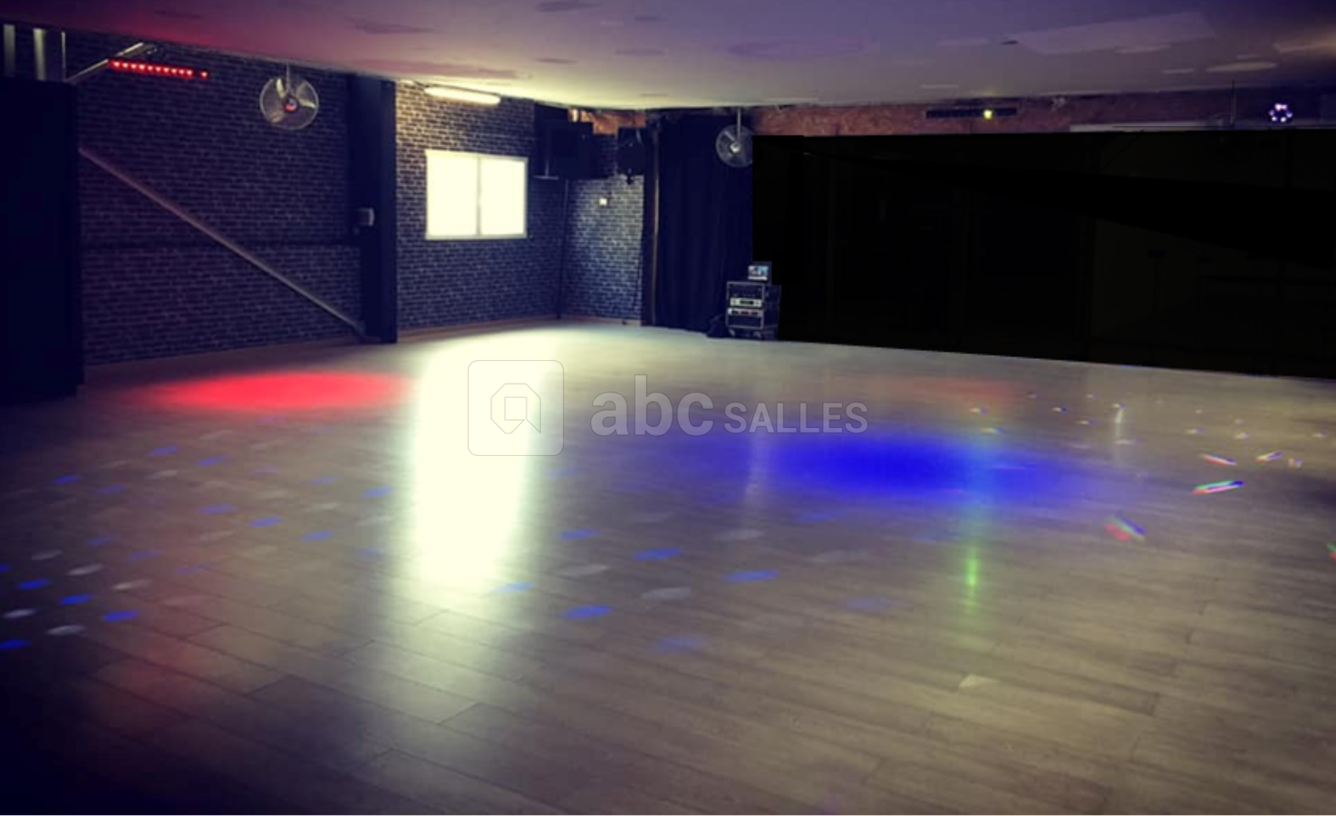 Salle de réception jusqu'à 100 personnes