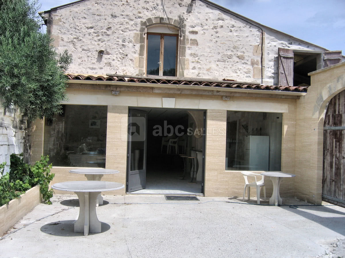 L'entrée et sa terrasse