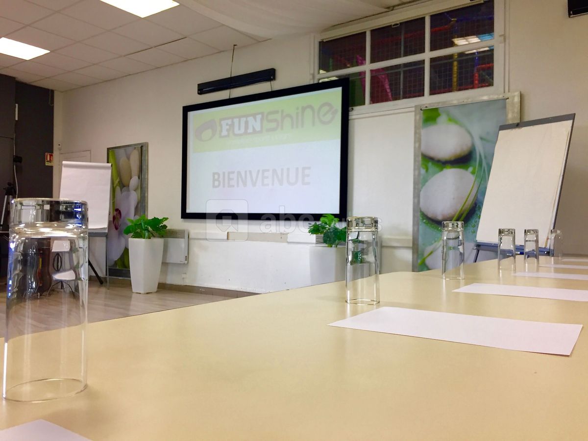 Salle de séminaire en U