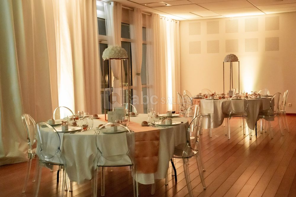 Salle de Réception - Projecteur de lumière