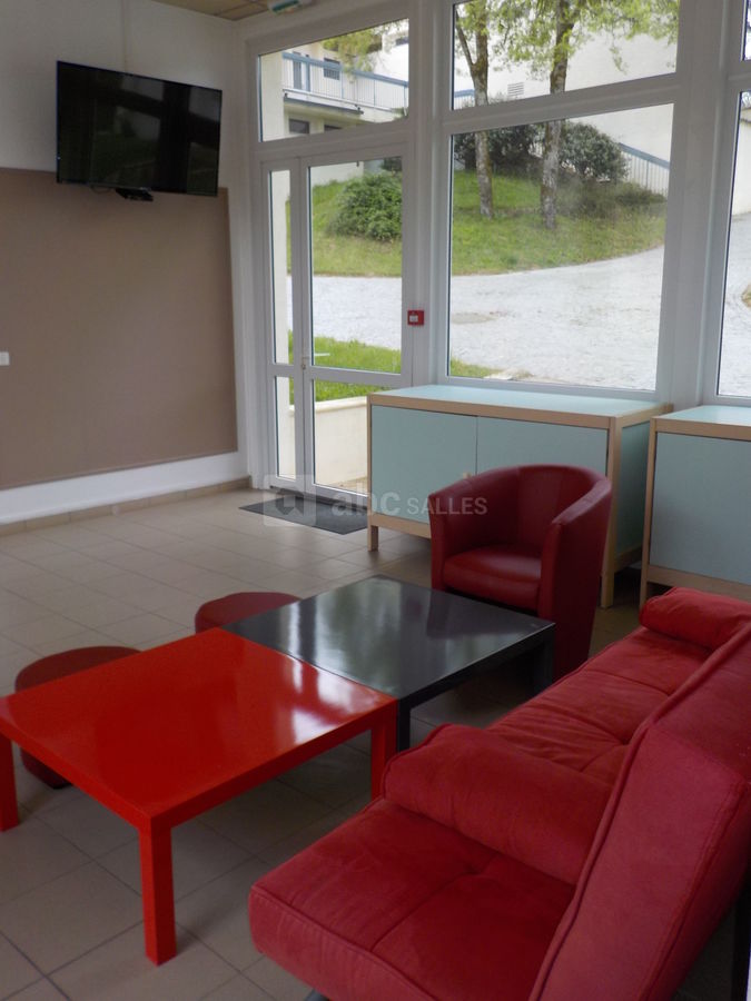 Salle commune dortoir