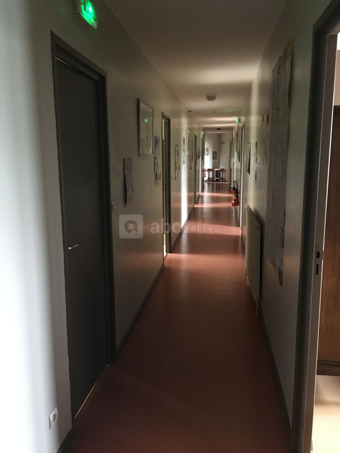 Etage - 10 chambres avec salles de bain