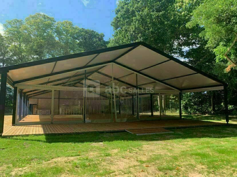 Barnum sur parquet+tables+chaises+sanitaires+wifi+office traiteur