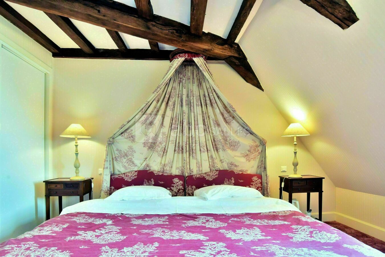 Suite  2 chambres 4 personnes.salle de  bain privative