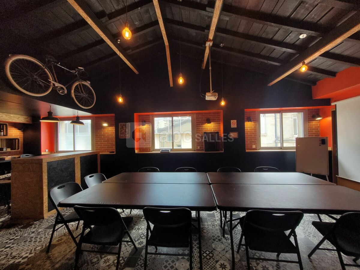 Salle de réunion (lumière naturelle)