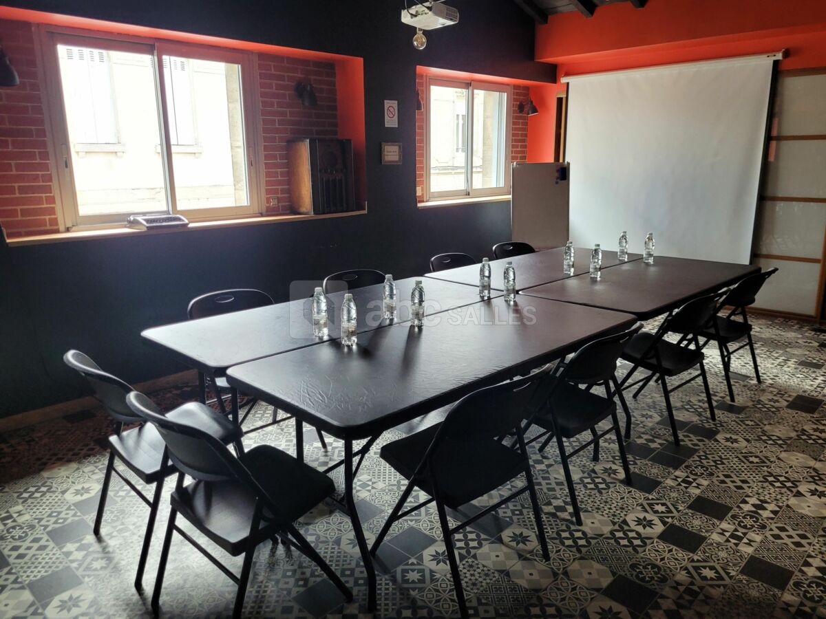 Salle de réunion (dispo en U)