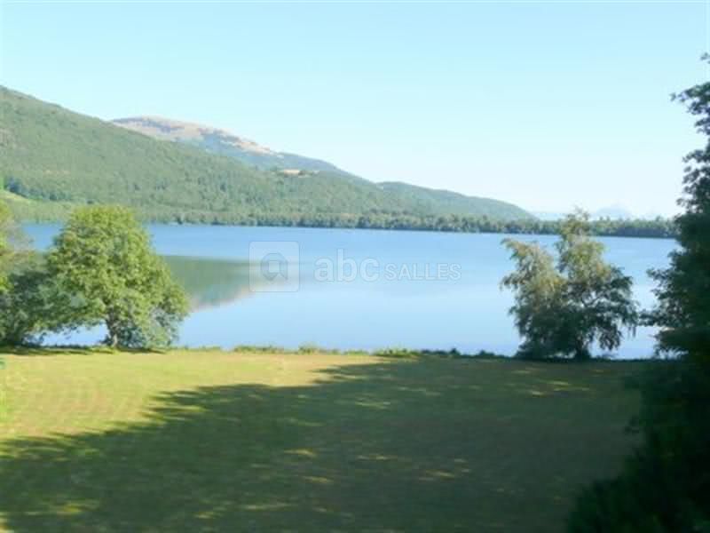 Le lac dans le jardin