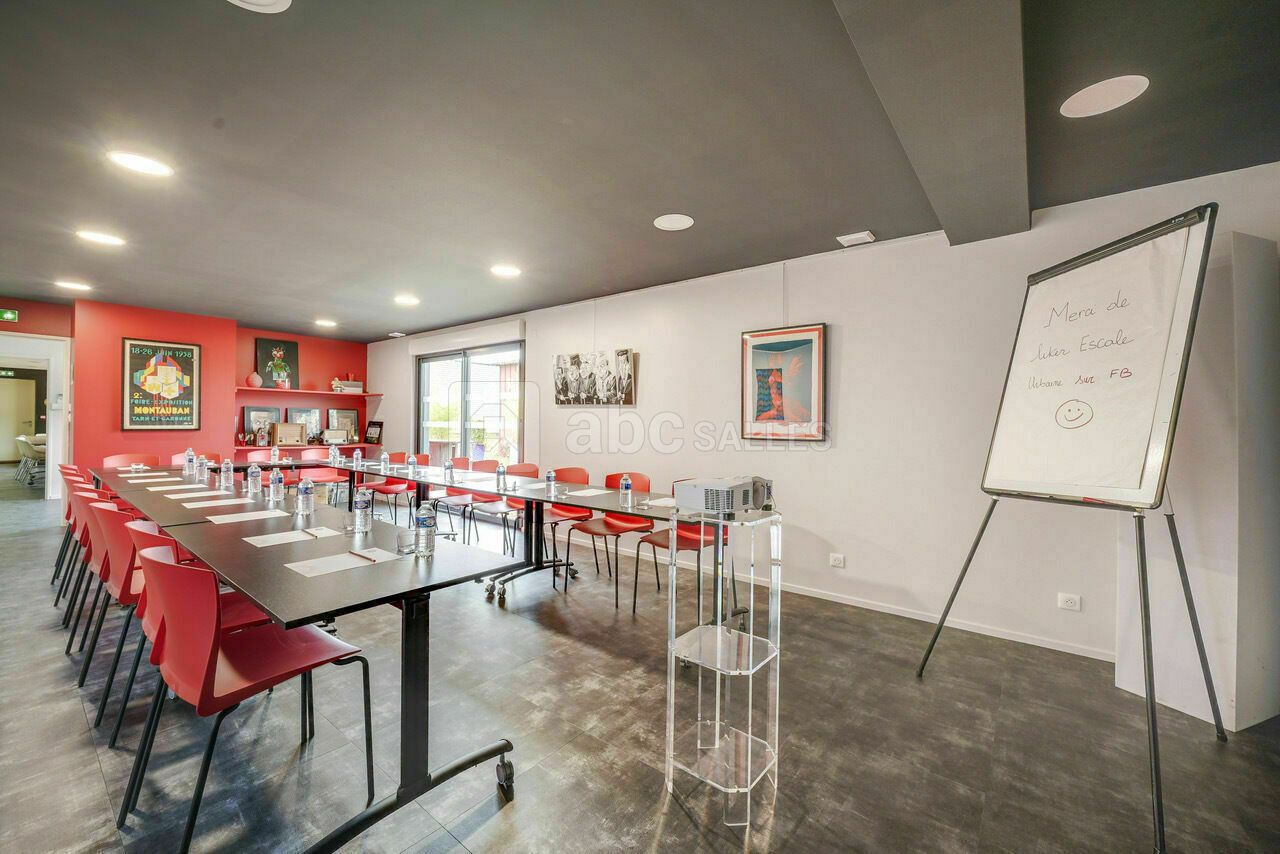 Salle de réunion en U