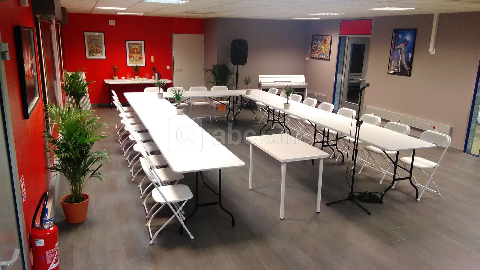 Salle de réunion agencement en U