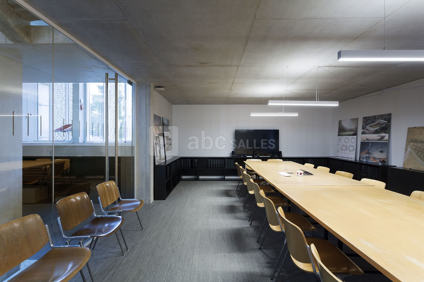 Grande salle de réunion