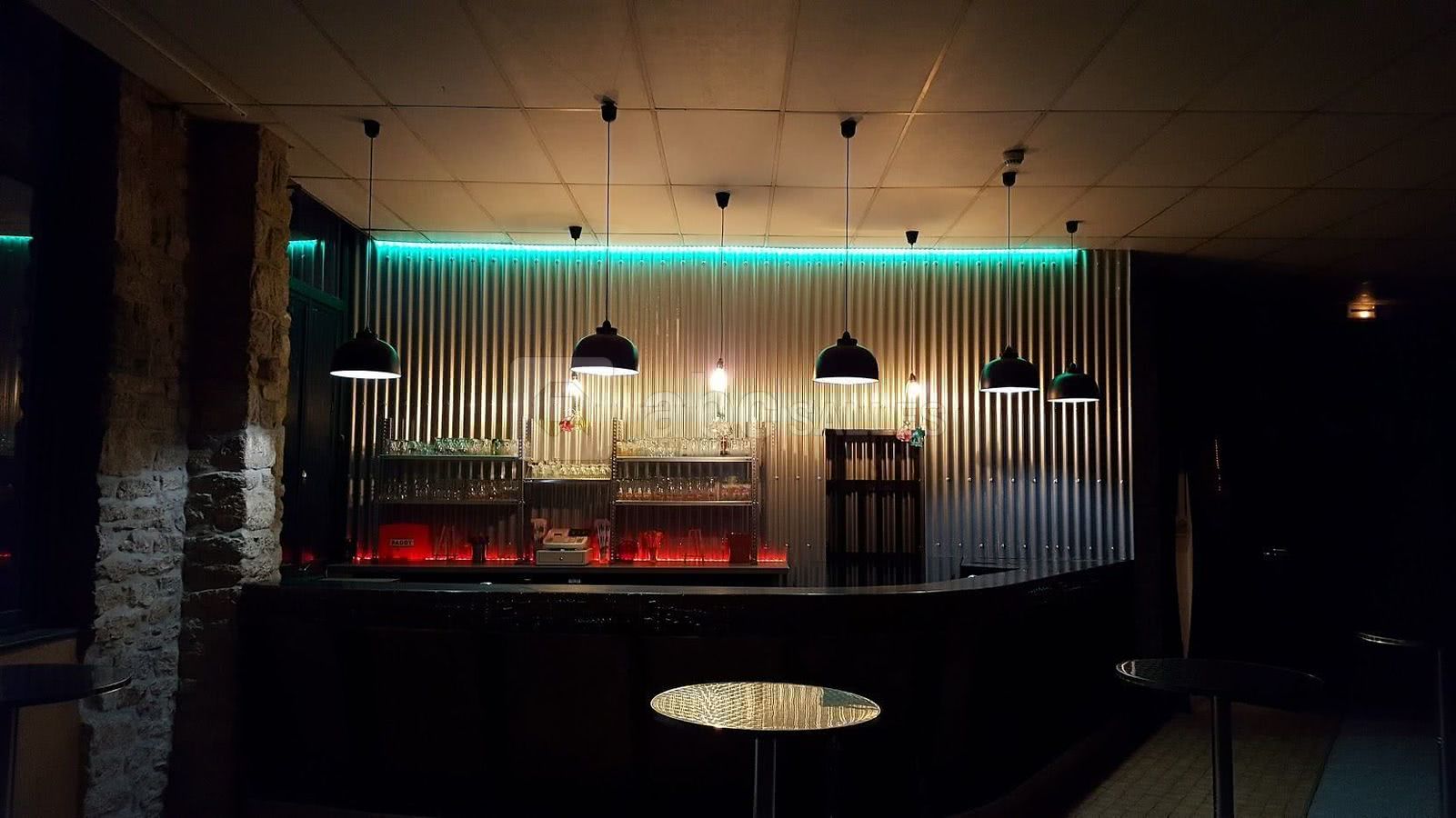 Le Bar
