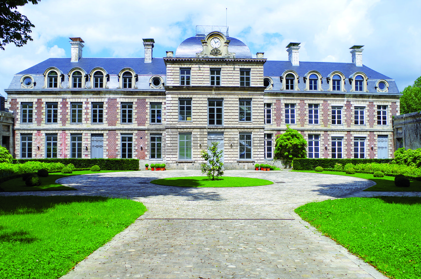 L'entrée du château