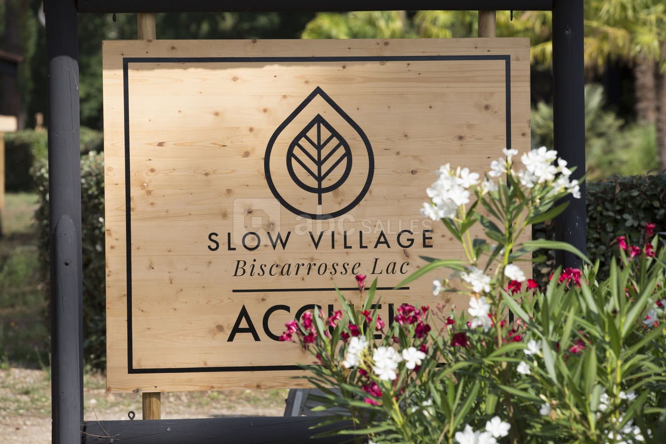 Entrée dans le village