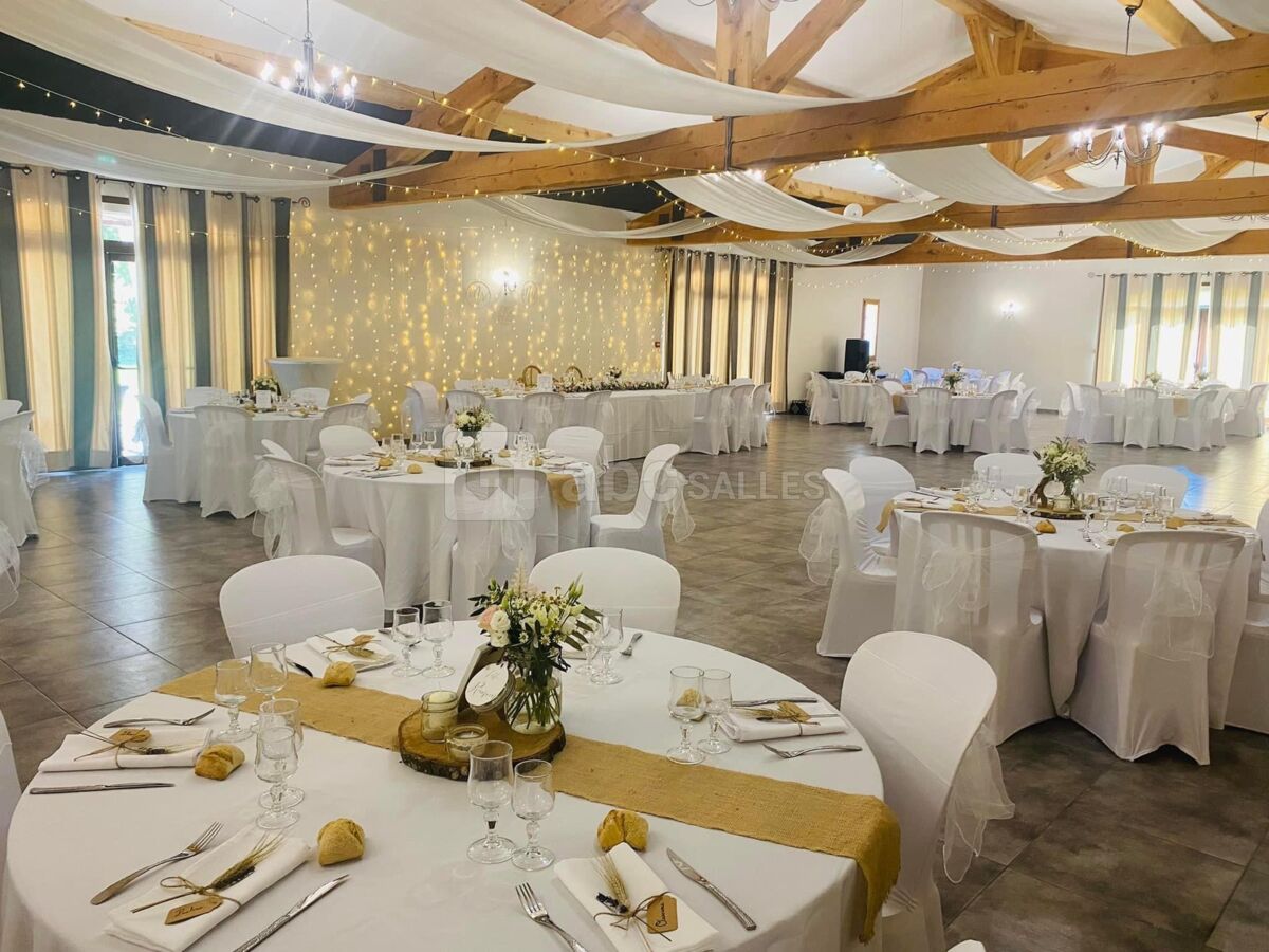 Décoration salle vers le 84