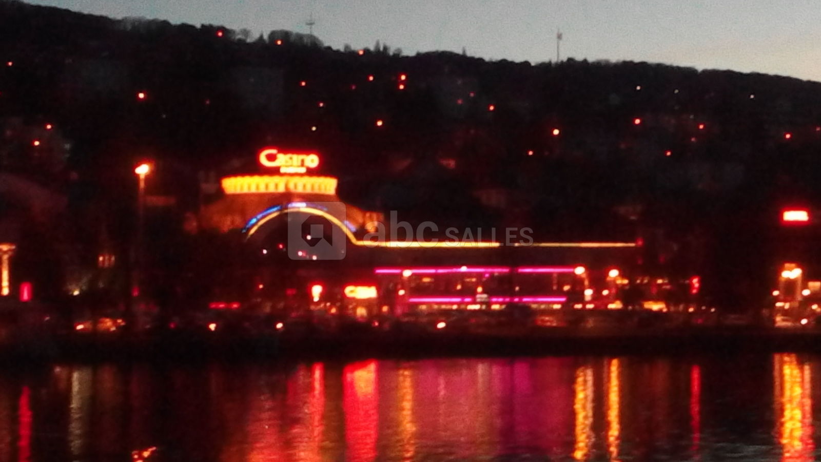 Soirée cocktail au large d'Evian