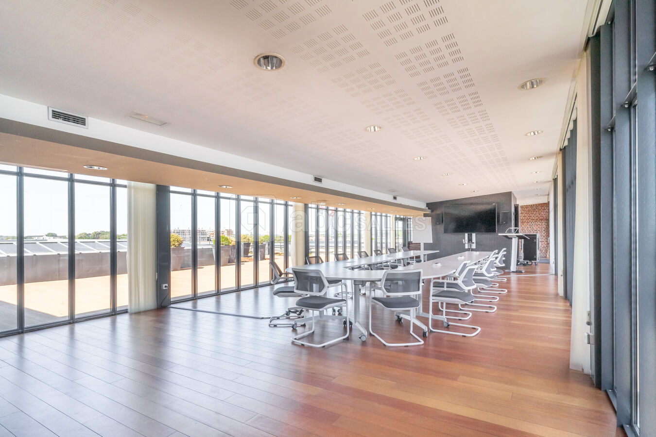 VIP - Espace de 80m²