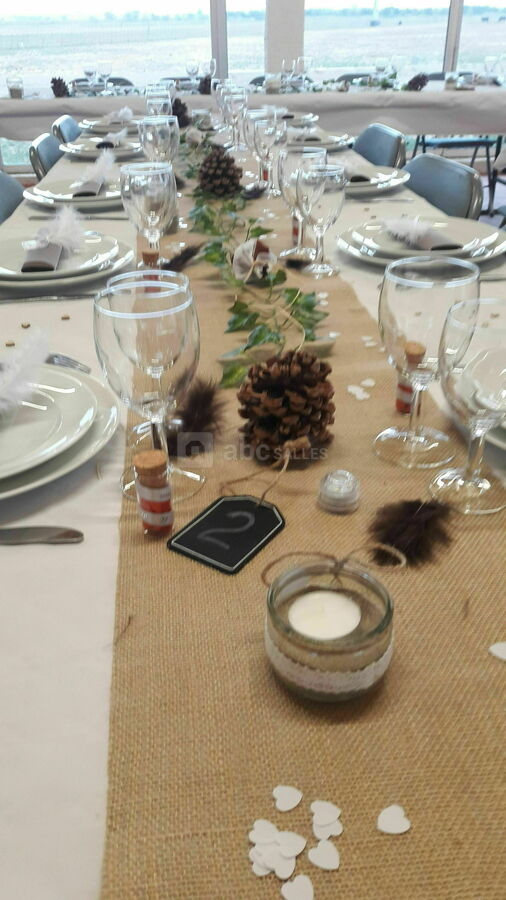 Chemin de table boisé