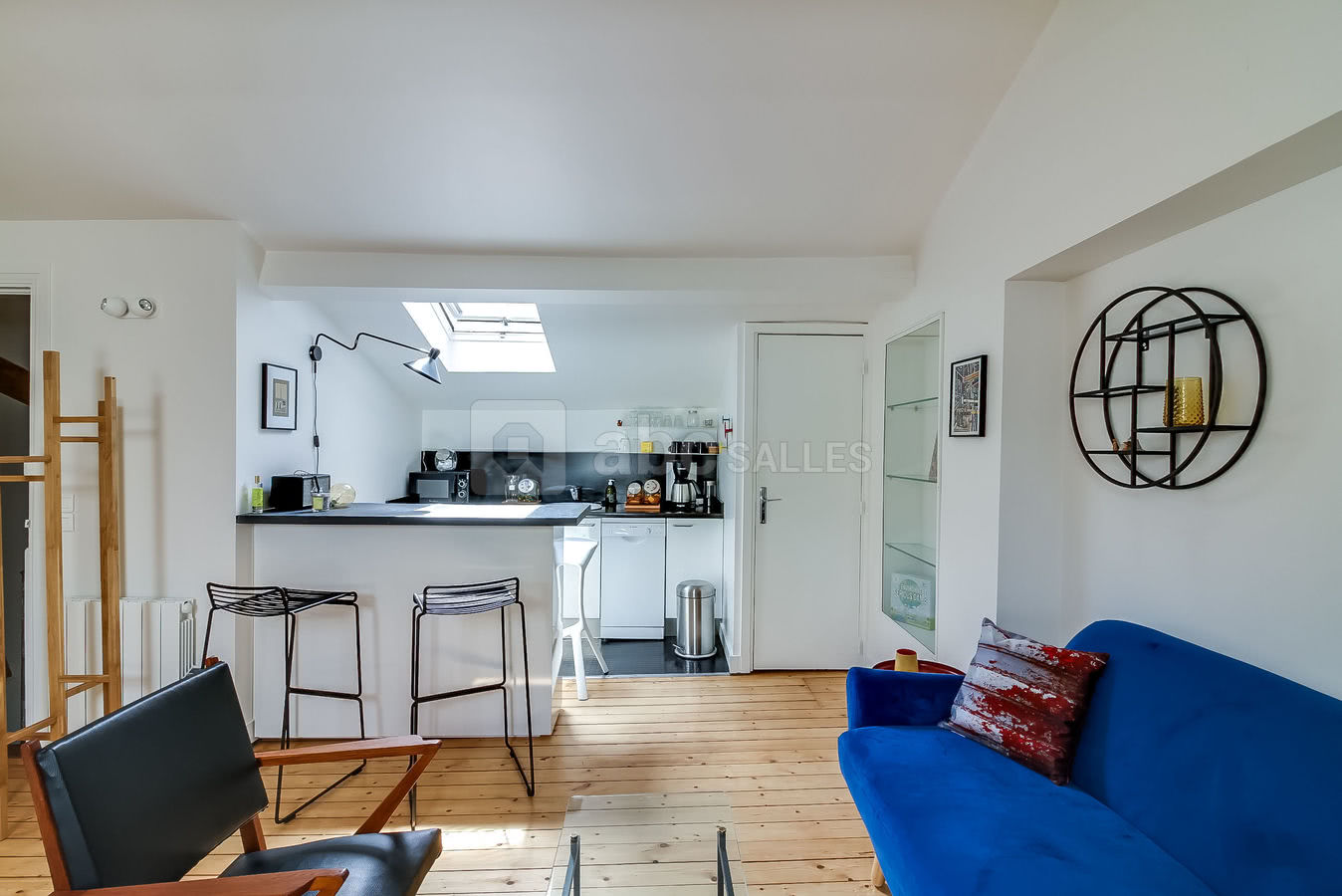 Plateau Supérieur - Espace canapé et cuisine