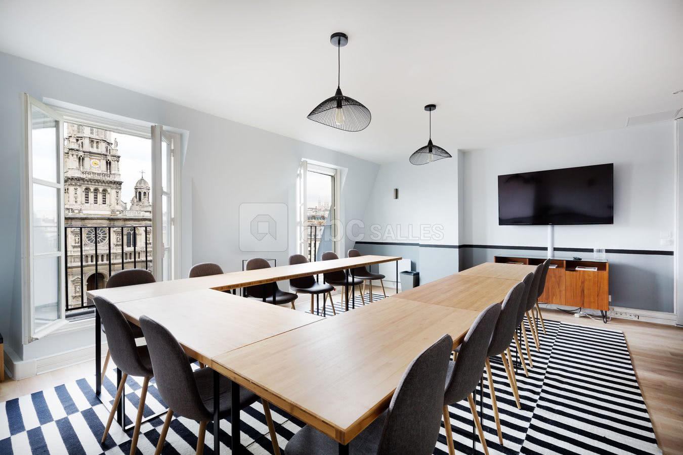 Salle de réunion en U