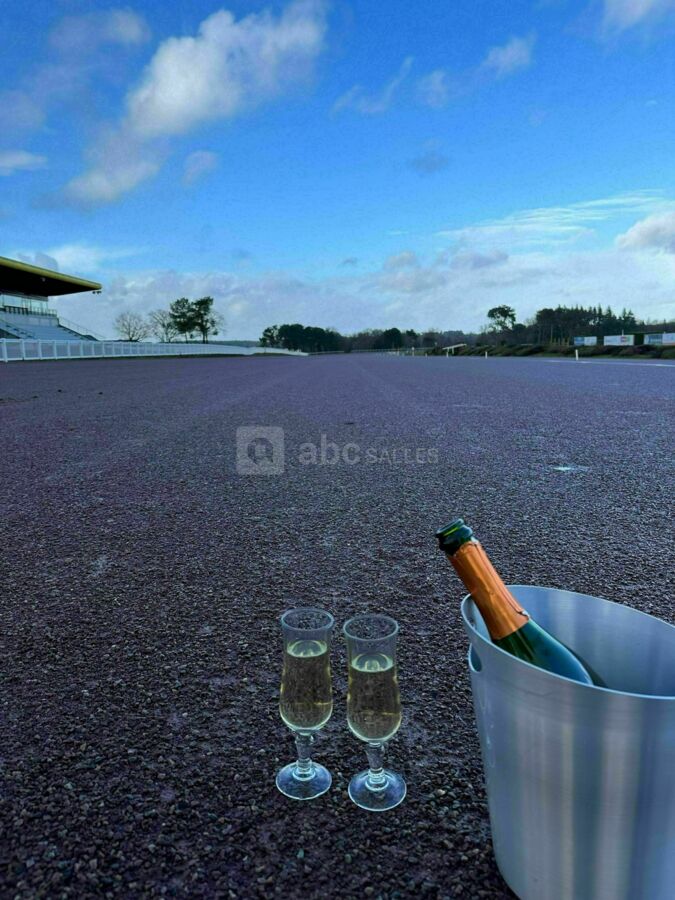 Hippodrome de MauredeBretagne ABC Salles