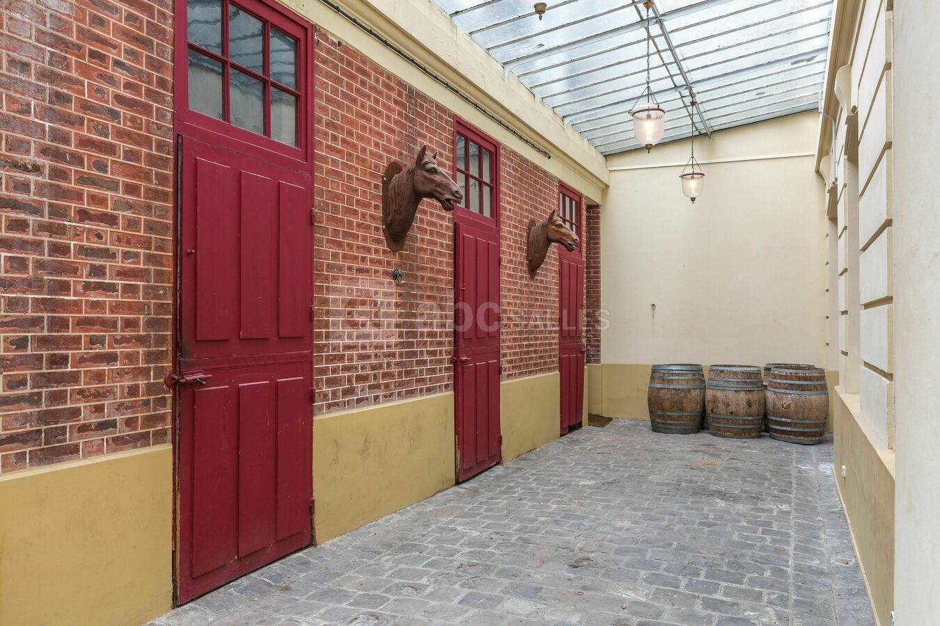 Cour intérieure (sous la verrière)
