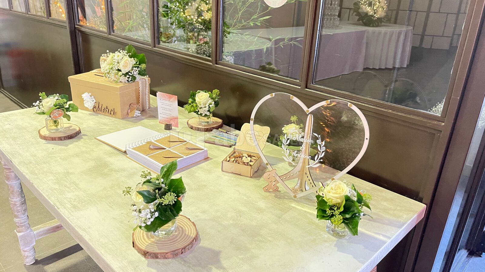 Décoration table Urne Livre d'or