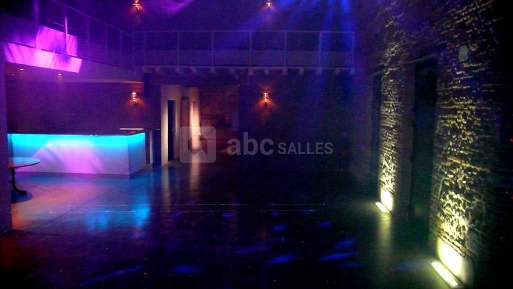 Bar et cabine DJ avec éclairage déco Led