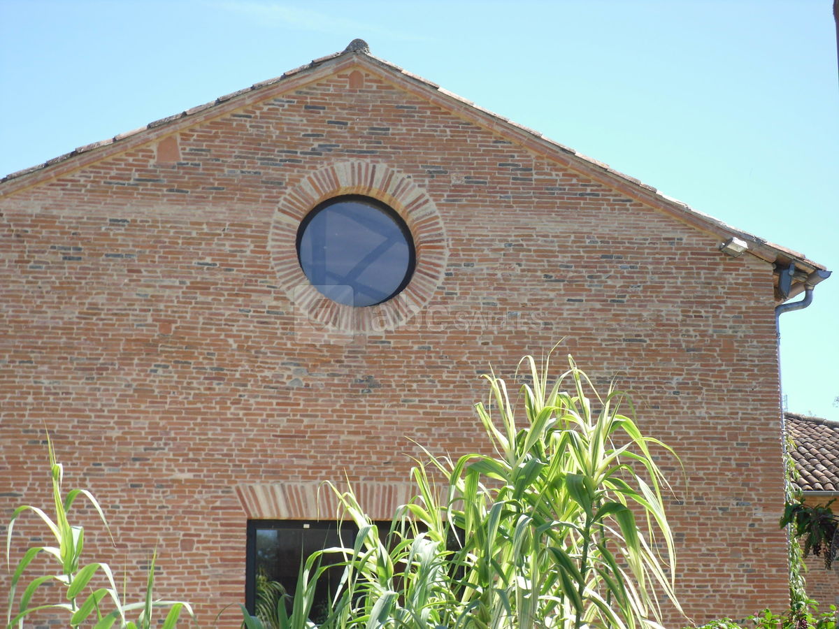 Salle façade