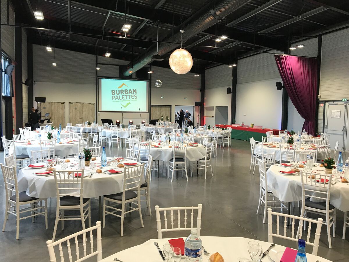 Salle de réception - aménagement table