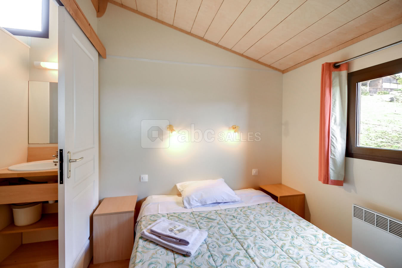 Une chambre en prestation hôtelière