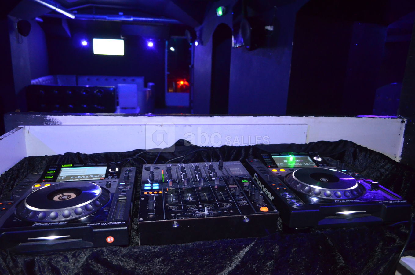 Régie DJ pro Pioneer CDJ 2000 Nxs + DJM 800
