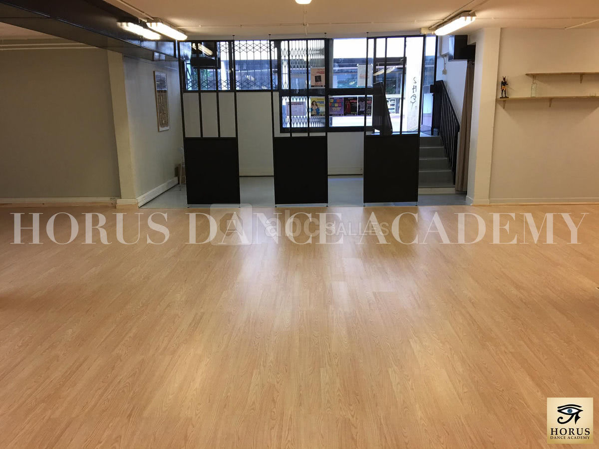 Salle de danse yoga activités physiques et spirituelles