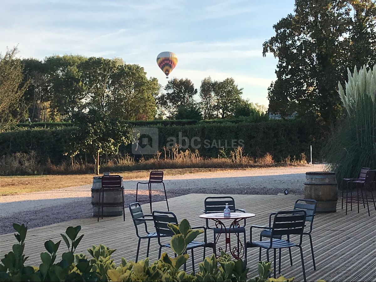 Terrasse de la salle de réception de la grange