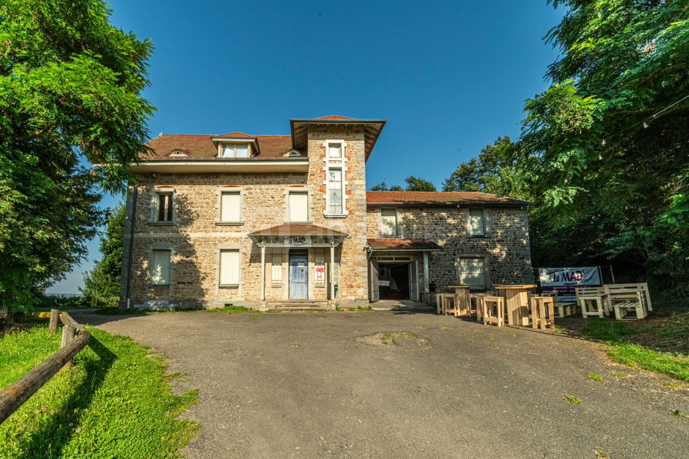 Façade