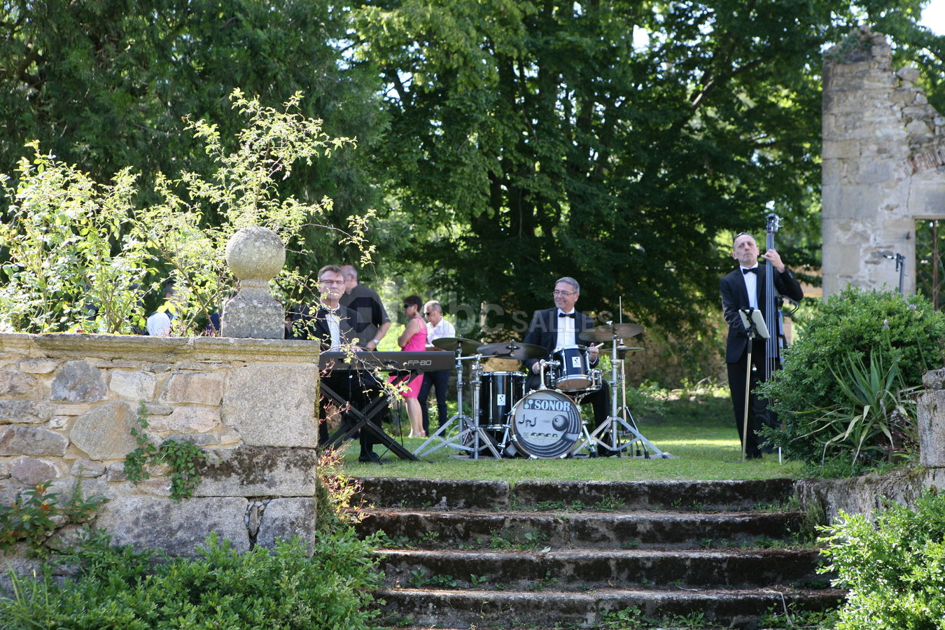 Petit orchestre dans le jardin