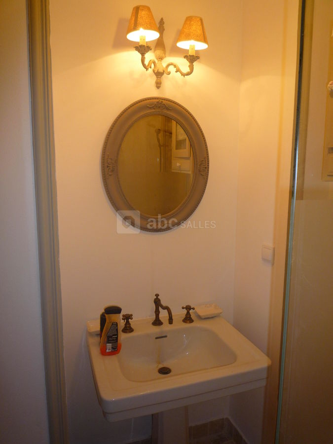 Première salle de bain
