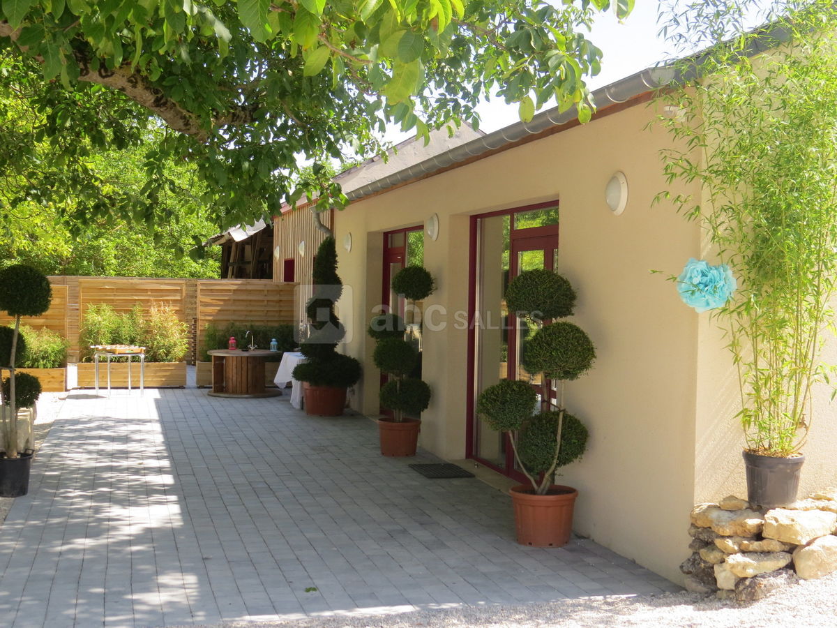 Terrasse entree Salle