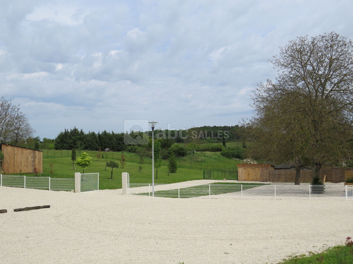 Parking proximité salle et parc