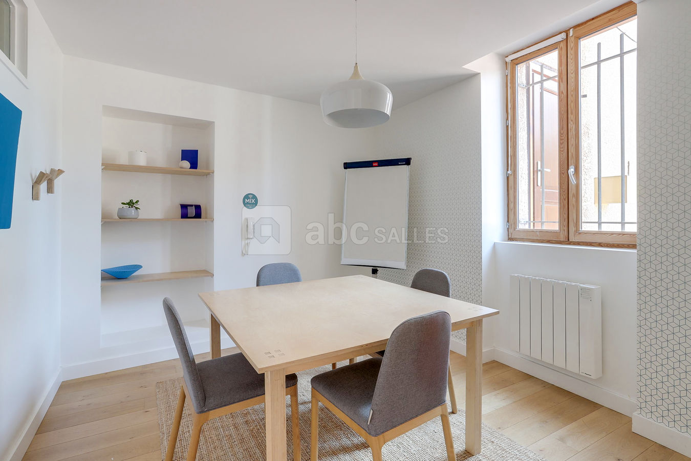 Salle de réunion pour 4 personnes