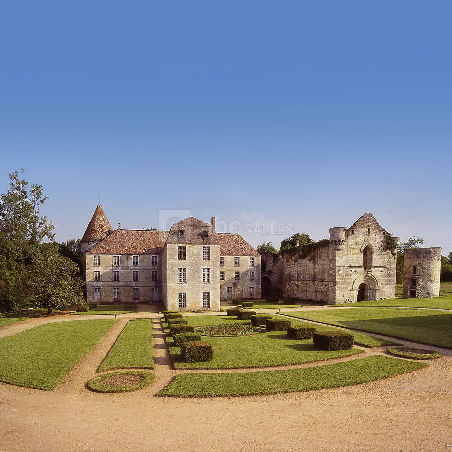 Château, cloître et abbatiale