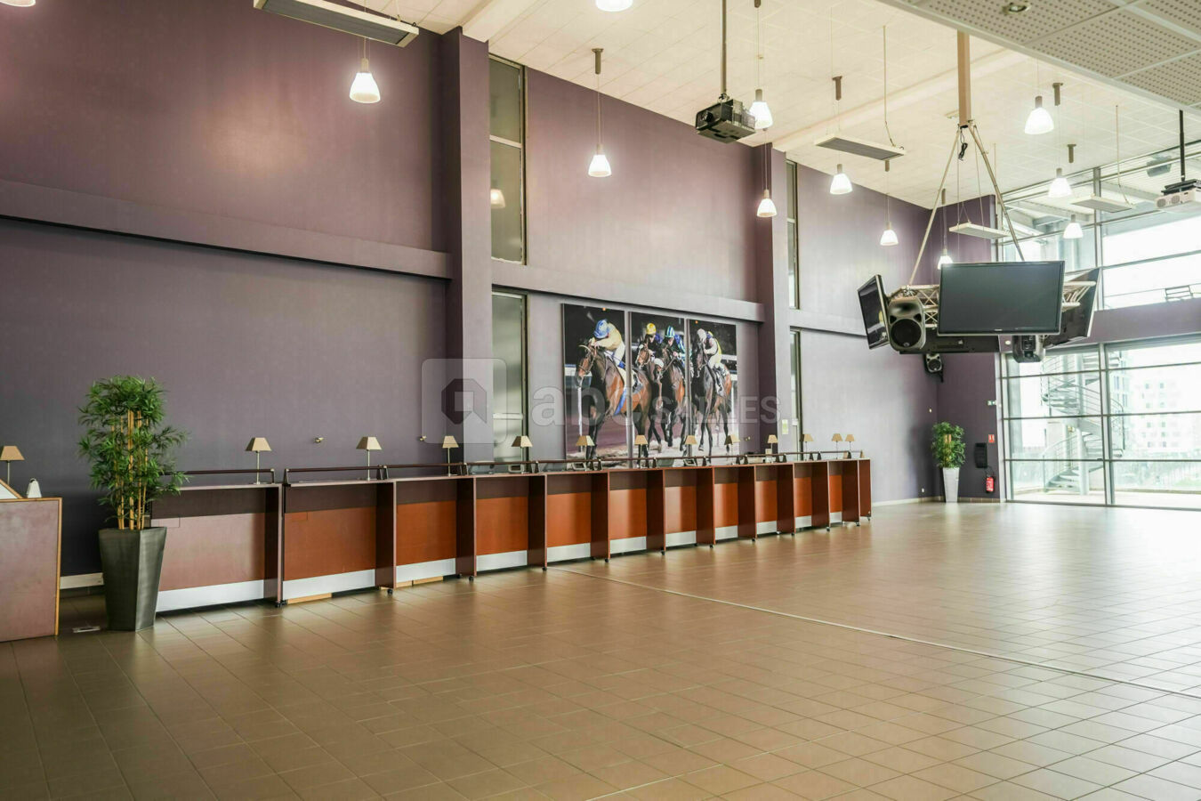 GRAND HALL HIPPODROME LA SOIE