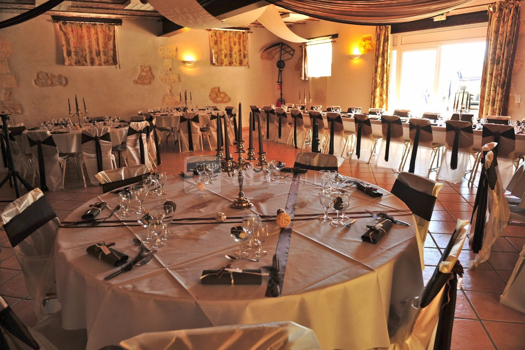 PETITE SALLE