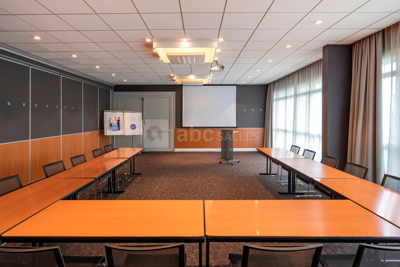 Salle de réunion en U de 5 à 60 personnes